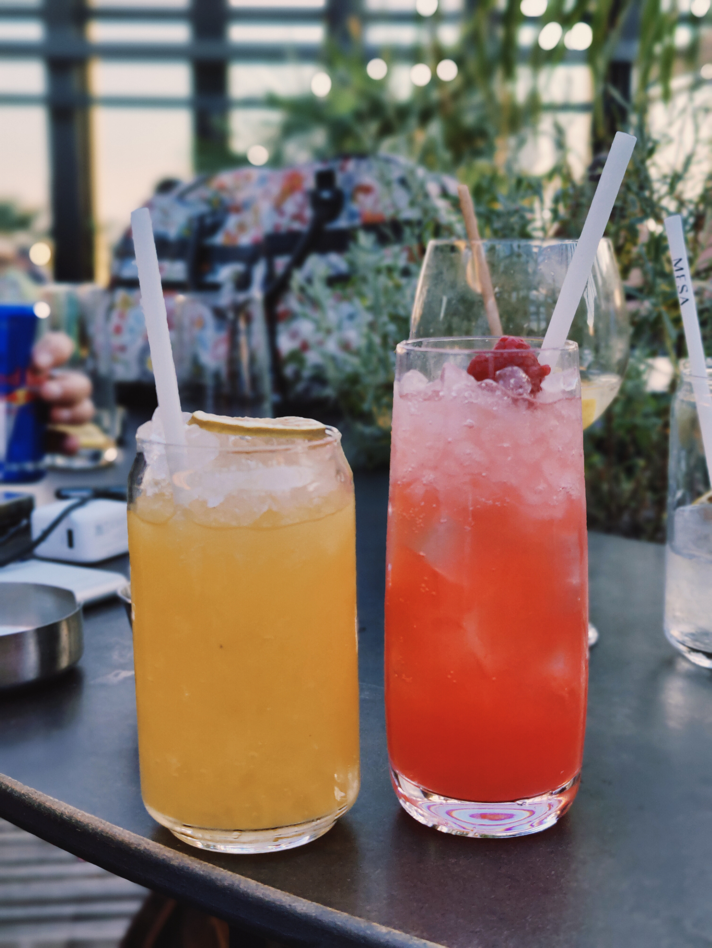Cocktails Mesa rooftop Lille servis en terrasse avec vue urbaine, réseautage Lille convivial et ambiance décontractée afterwork